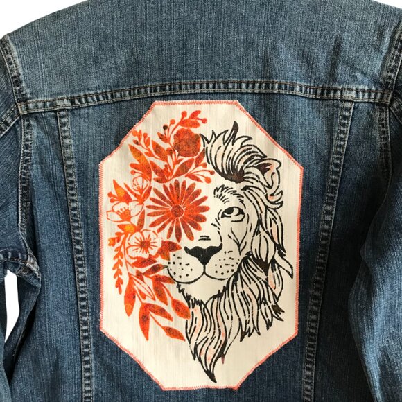 Upcycled Denim Jacket: Hand-Painted Lion Patchwork, Women's Medium - Picture 6 of 12